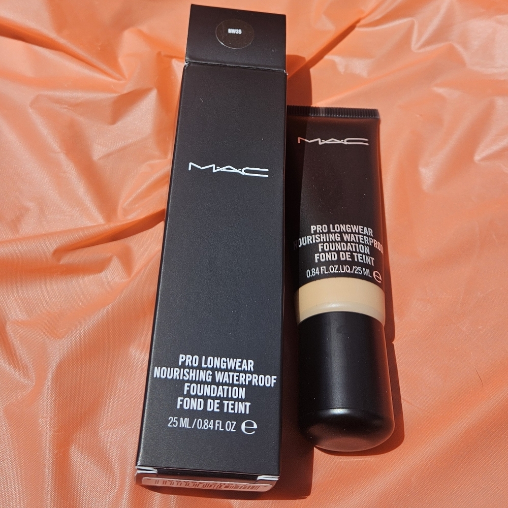 Mac prolongwear Nourishing waterproof foundation. 25ml.